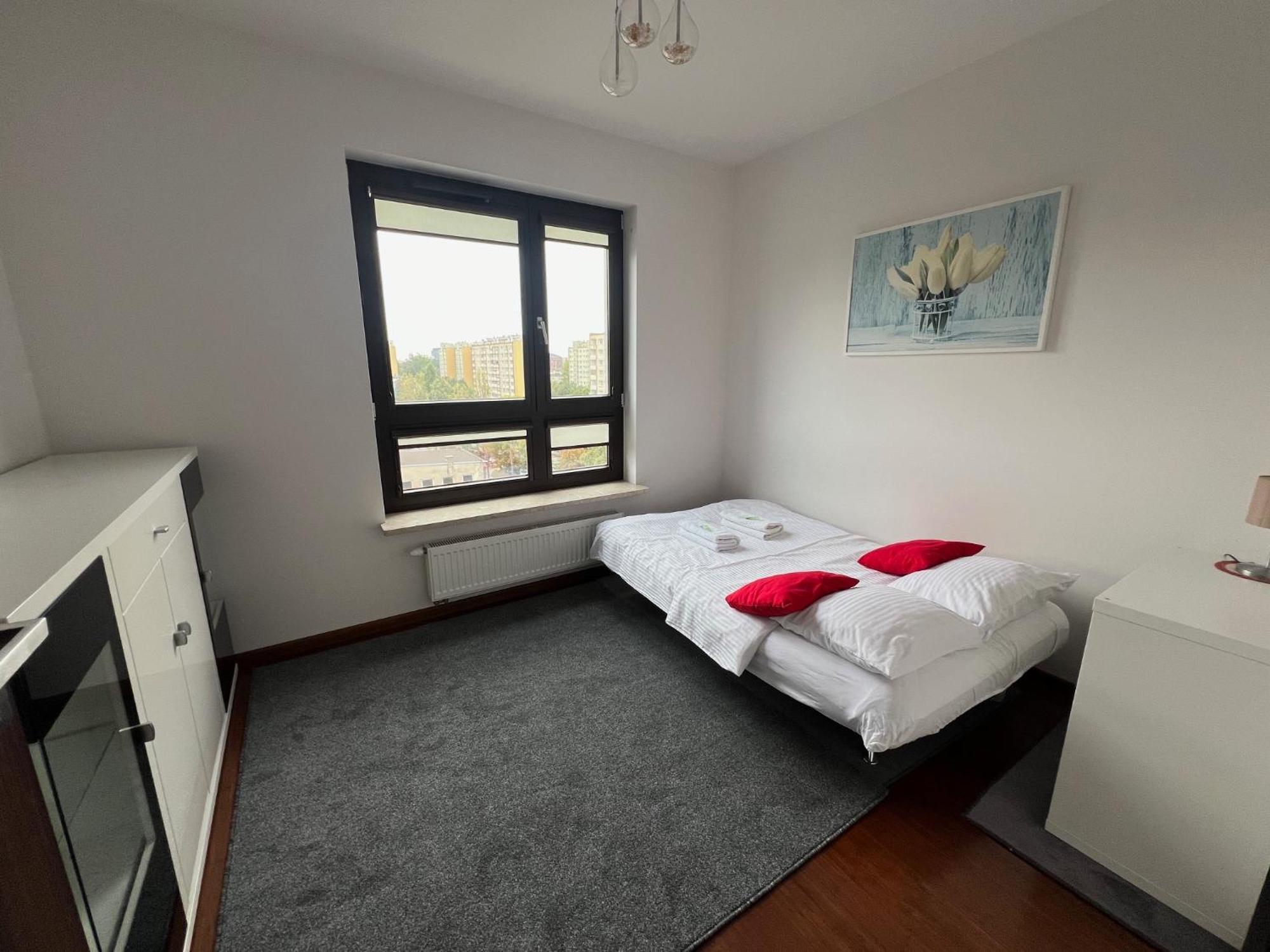 Apartment H&p Silver
