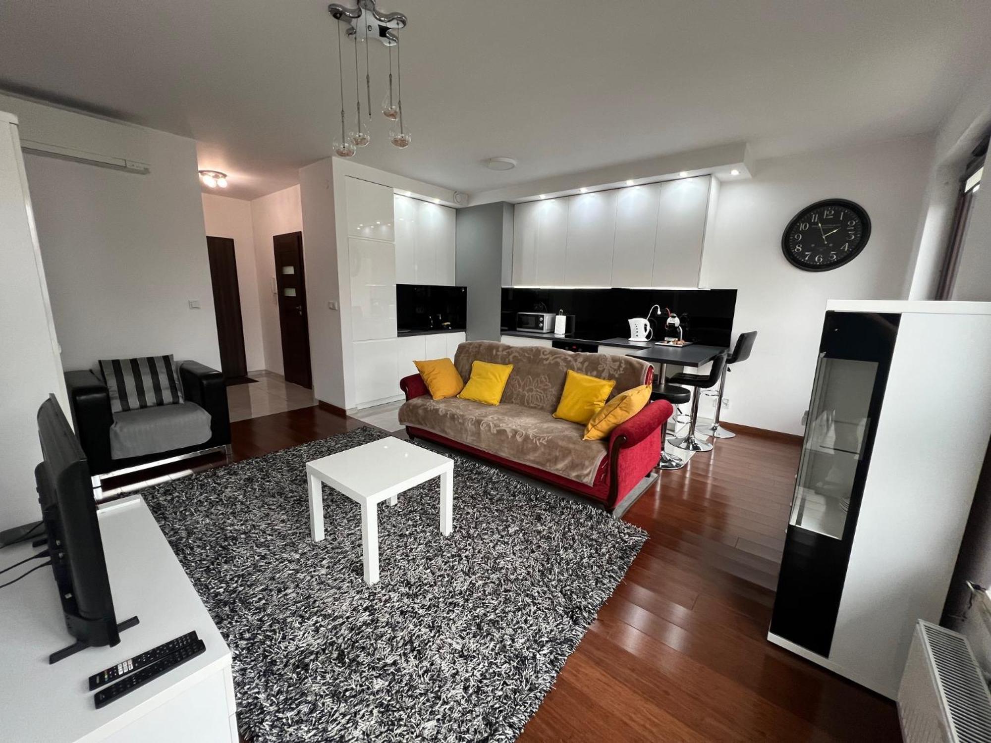H&p Silver Apartment